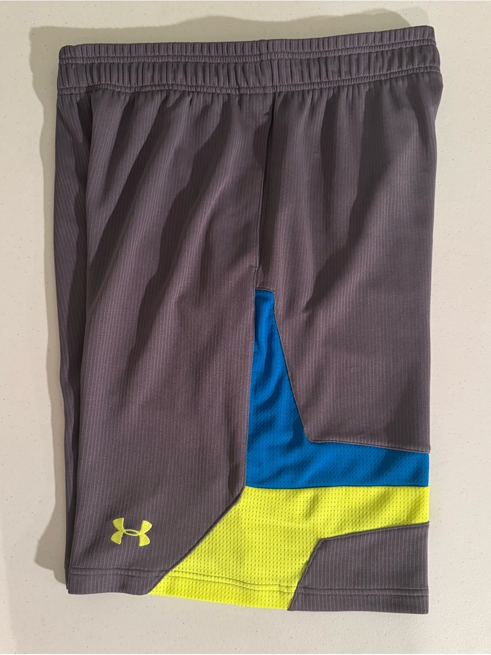 Under Armor Gray, Blue, and Yellow Basketball Shorts Men’s Size Large